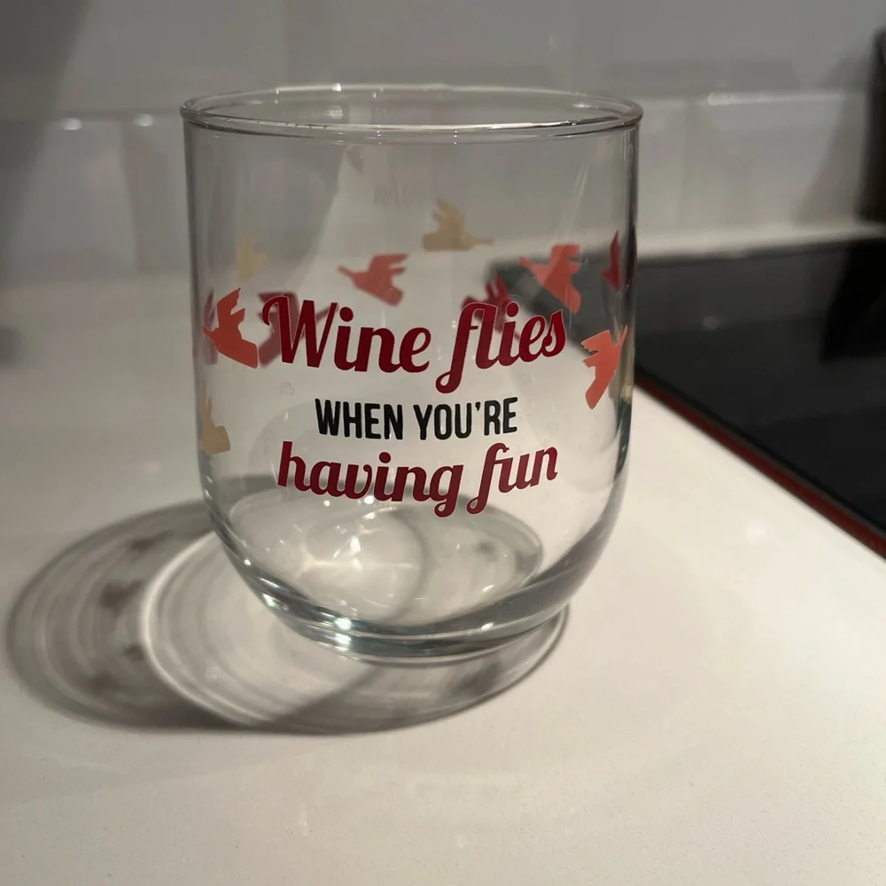 Stemless wine glass, “Wine flies when you’re having fun” - Picture 1 of 2